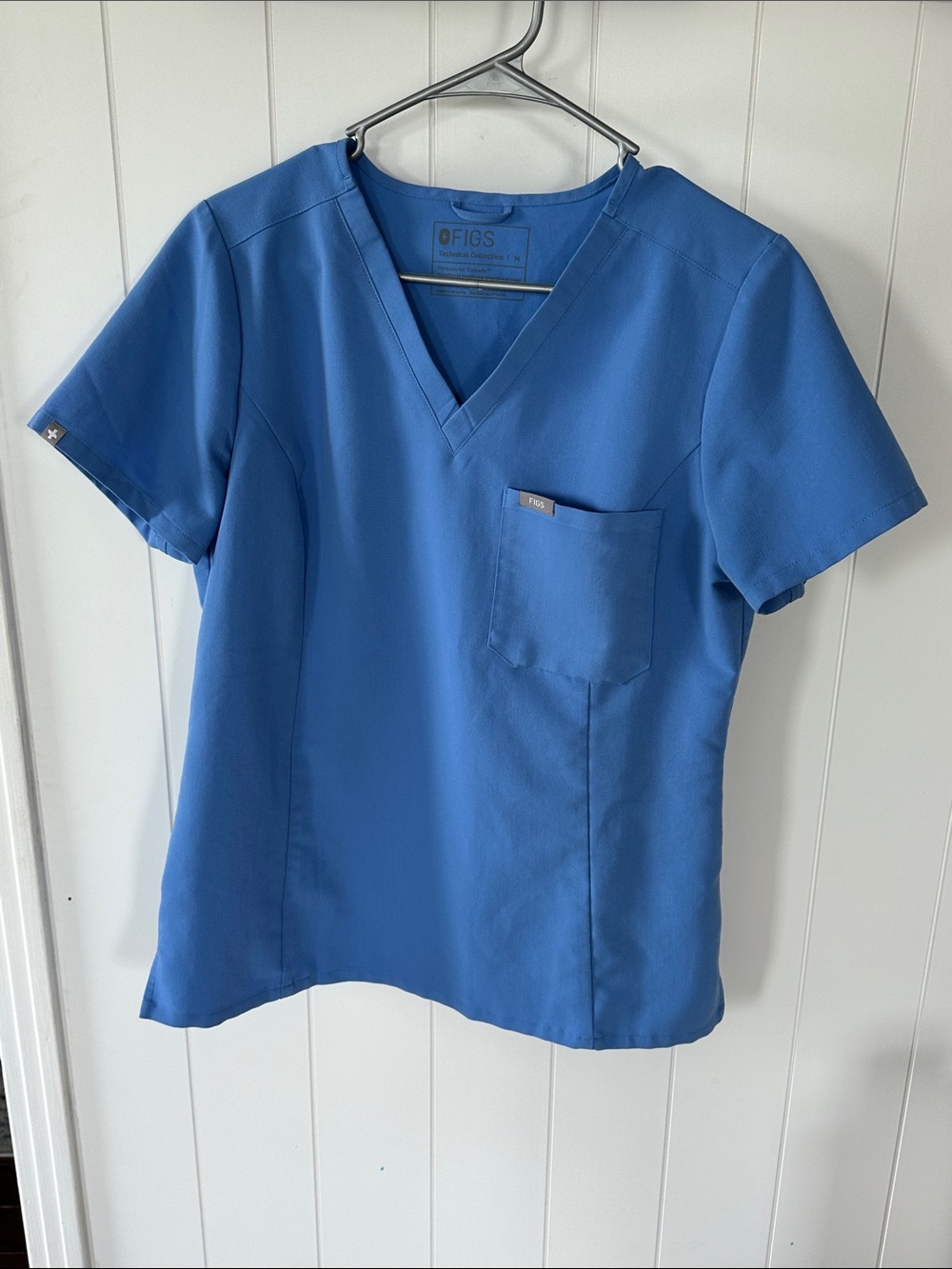 Figs Women's V-Neck Scrub Top in Ceil Blue